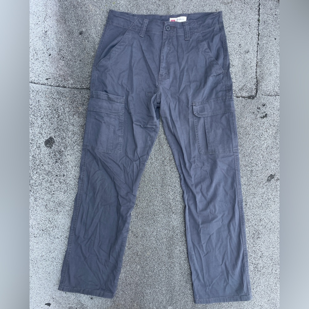 NWOT Wrangler cargo pants casual relaxed fit 32x31